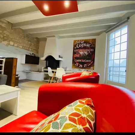 Le Quai 2, Ancien Moulin Au Bord De La Charente - Charme Et Sérénité à *