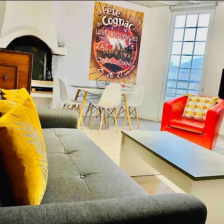 Le Quai 2, Ancien Moulin Au Bord De La Charente - Charme Et Sérénité à Casa di campagna