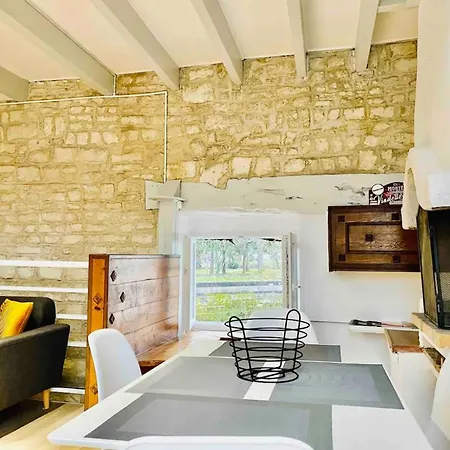 Le Quai 2, Ancien Moulin Au Bord De La Charente - Charme Et Sérénité à Casa di campagna Jarnac